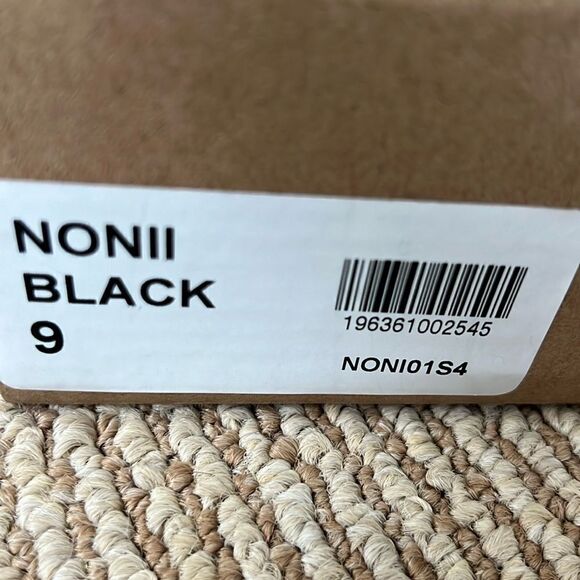 NWT Steve Madden Women's Studded Pearl Embellished Slide-On Flat Sandals 9 - Picture 8 of 8